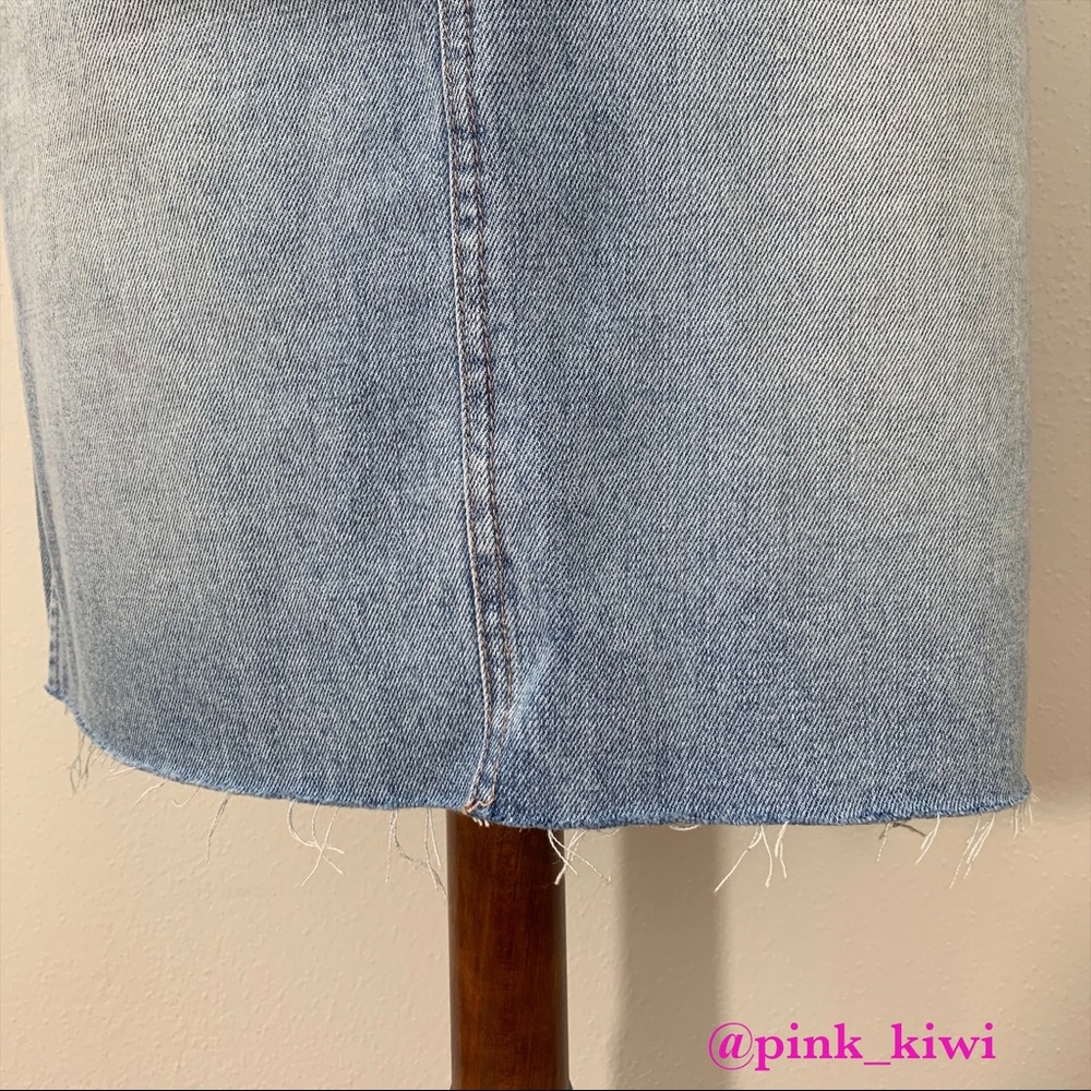 Habitual Willa Distressed Cutoff Denim Skirt Size: 28 - Picture 4 of 11